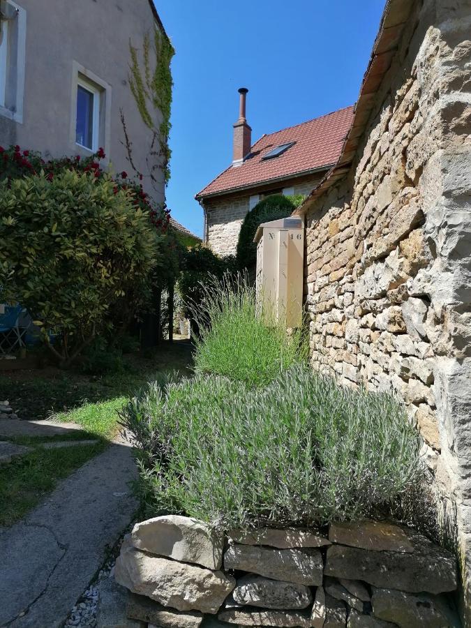 La Petite Maison Carre Talant Exterior photo